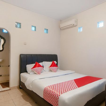 Oyo 2256 Danysa Guesthouse Jakarta Ngoại thất bức ảnh