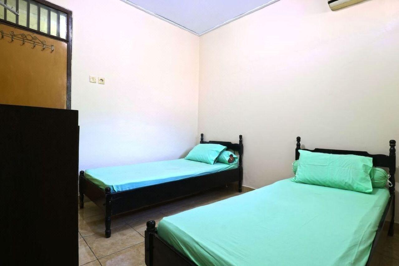 Oyo 2256 Danysa Guesthouse Jakarta Ngoại thất bức ảnh