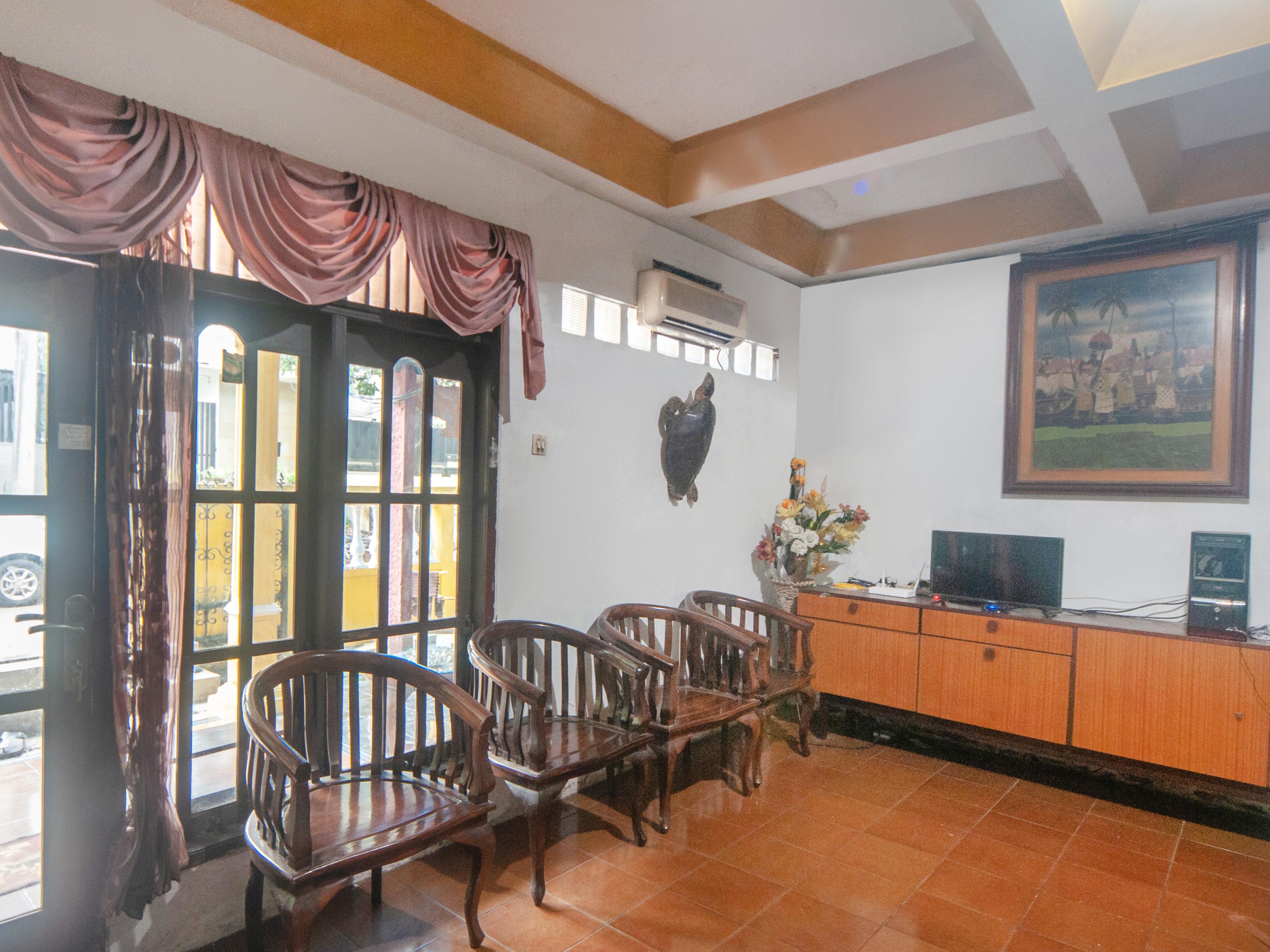 Oyo 2256 Danysa Guesthouse Jakarta Ngoại thất bức ảnh