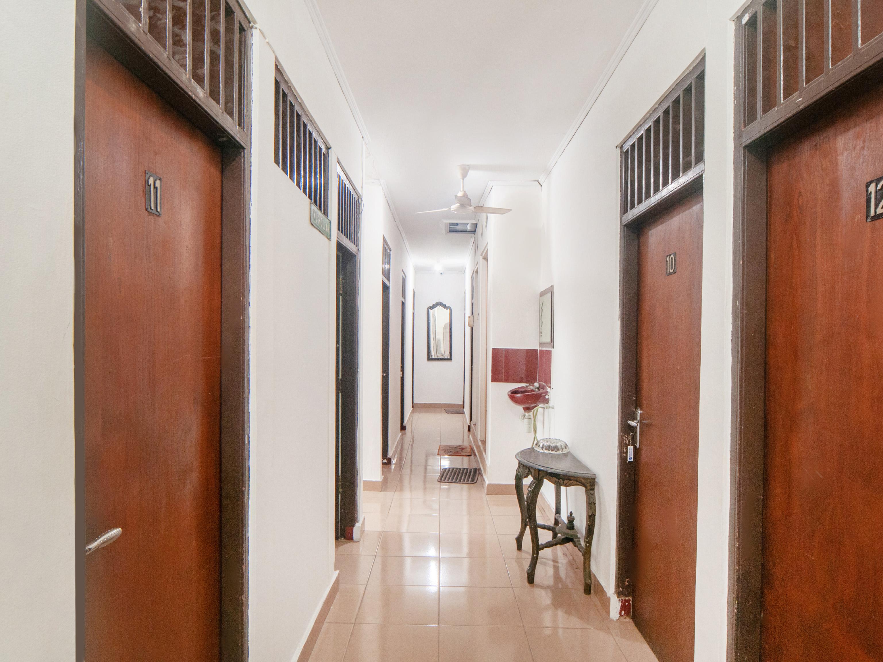 Oyo 2256 Danysa Guesthouse Jakarta Ngoại thất bức ảnh